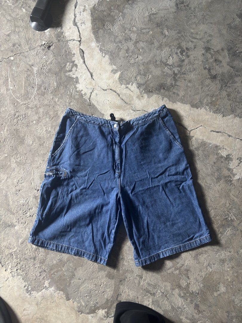Blue Denim Jorts (Category: Shorts) located in Manila. Submitted by 222222e (Listing ID 1466809351, Image 1). Description: - Style: Casual denim shorts - Wash: Medium wash with contrast stitching - Fit: Relaxed fit through the leg, hits right above the knee - Details: Classic five-pocket styling, button closure, and zip fly - Best for: Everyday wear and warm weather.
