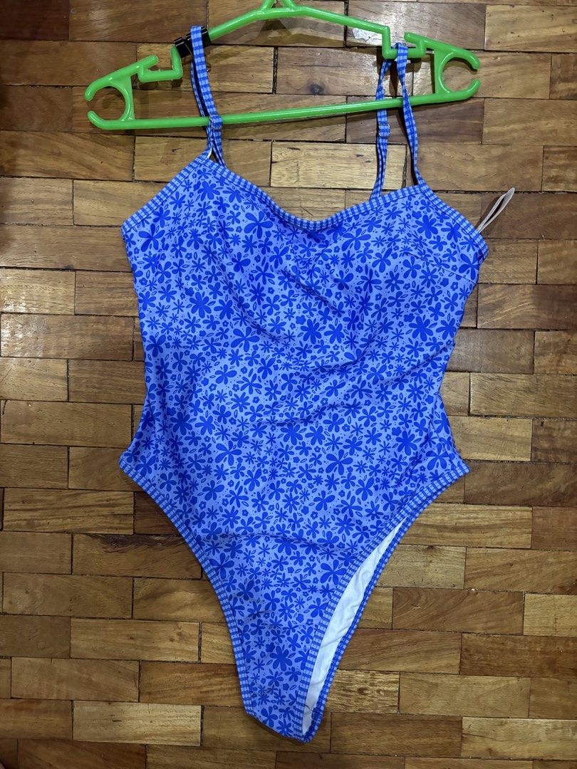 Blue Floral One-Piece Swimsuit (Category: Bikinis & Swimsuits) located in Malabon City. Submitted by tsukurufinds (Listing ID 1466885143, Image 1). Description: - Condition: Brand New - Size: M - Brand: Shein - RFS: Wrong size.