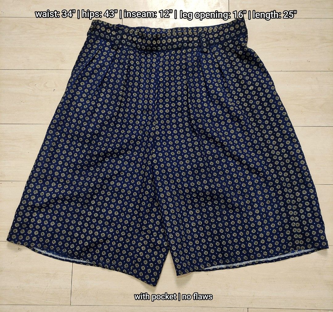Blue Printed Short Shorts (Category: Shorts) located in Caloocan City. Submitted by happystar.e0dc1b (Listing ID 1466806377, Image 1). Description: ⚠️PLEASE CLICK THE IMAGE TO SEE THE SIZE⚠️ FB PAGE: IPPEUNI AGASSI Location: Caloocan City ❌ No haggling ❌ No when worn ❌ No "more pics" ❌ No flaws, unless stated ❌ Request for specific measurements of neck, arm, shoulder etc will not be entertained.