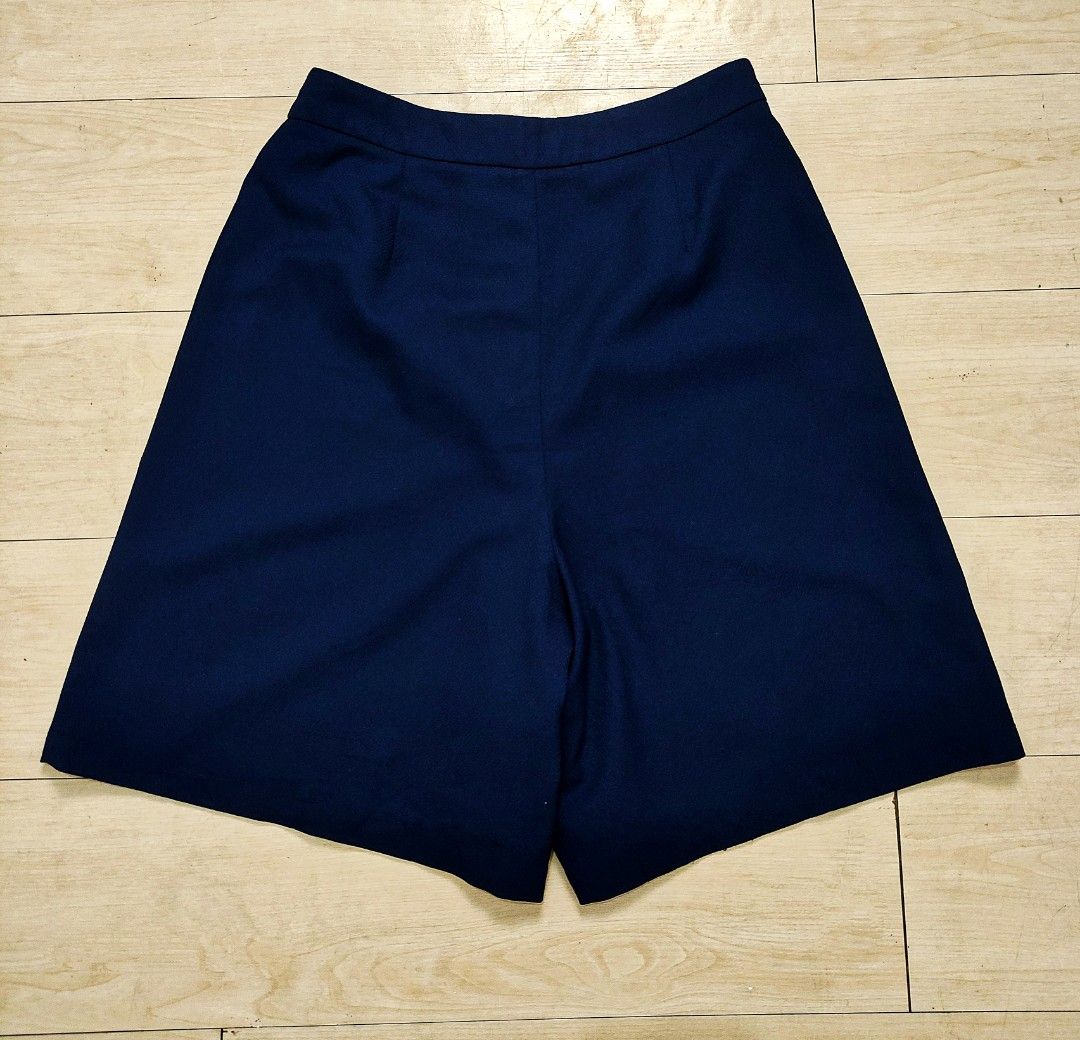 Blue Short Shorts (Category: Shorts) located in Caloocan City. Submitted by happystar.e0dc1b (Listing ID 1466805599, Image 2). Description: ⚠️PLEASE CLICK THE IMAGE TO SEE THE SIZE⚠️ FB PAGE: IPPEUNI AGASSI Location: Caloocan City ❌ No haggling ❌ No when worn ❌ No "more pics" ❌ No flaws, unless stated ❌ Request for specific measurements of neck, arm, shoulder etc will not be entertained.