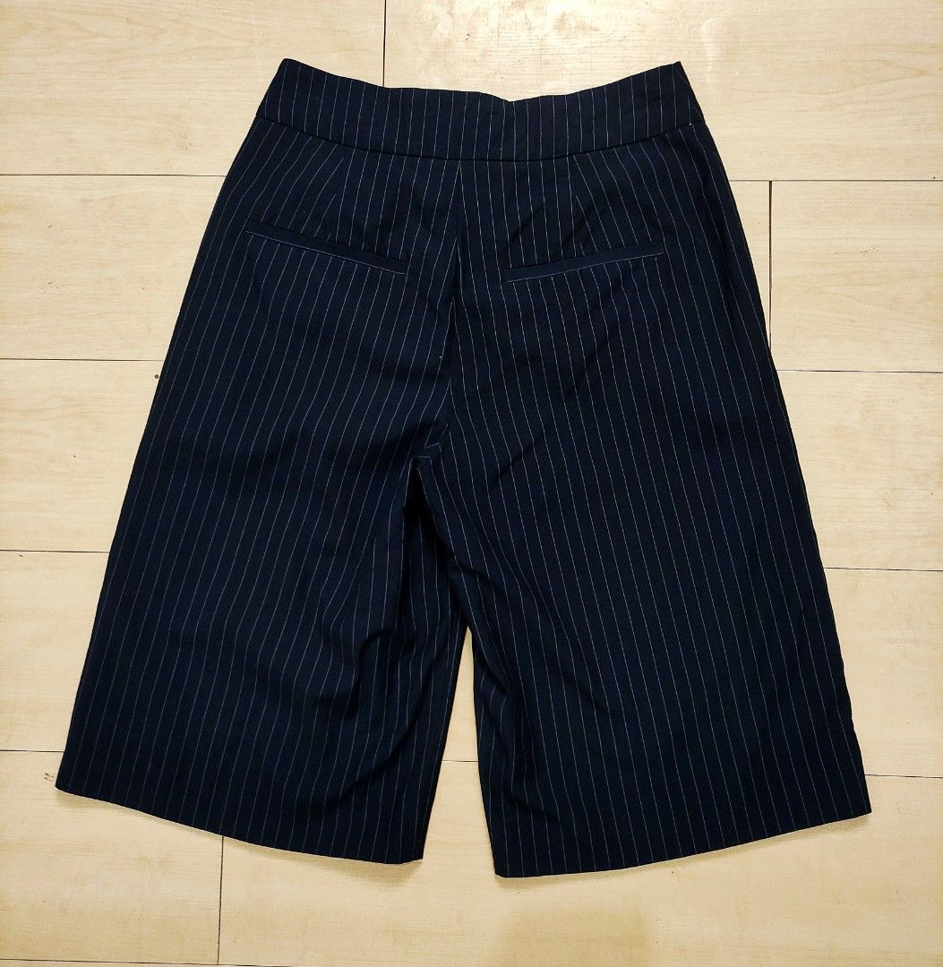 Blue Stripes Tokong Shorts (Category: Shorts) located in Caloocan City. Submitted by happystar.e0dc1b (Listing ID 1466804407, Image 2). Description: ⚠️PLEASE CLICK THE IMAGE TO SEE THE SIZE⚠️ FB PAGE: IPPEUNI AGASSI Location: Caloocan City ❌ No haggling ❌ No when worn ❌ No "more pics" ❌ No flaws, unless stated ❌ Request for specific measurements of neck, arm, shoulder etc will not be entertained.
