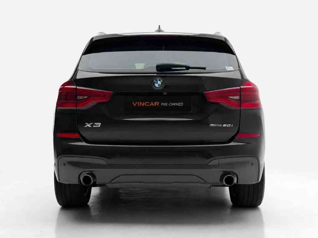 BMW X3 sDrive20i M-Sport (Category: Used Cars) located in Singapore. Submitted by vincar_pre-owned (Listing ID 1466953185, Image 3). Description: Extremely well maintained high spec M-Sport model! Spacious and comfortable interior, of the of the most popular SUV in the market! Responsive and powerful drive. Contact us today to arrange a viewing for this unit at the V1ncar pre-owned showroom now! Accessories: Factory fitted M-Sport trim, Bluetooth