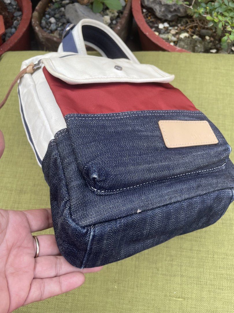 Bodybag (Category: Backpacks) located in Cagayan de Oro. Submitted by kawaii_67trifted (Listing ID 1466804700, Image 3). Description: .