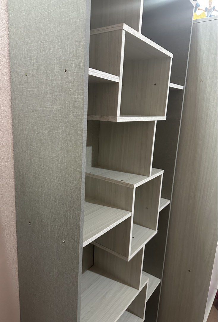 Bookshelves (Category: Shelves, Cabinets & Racks) located in Manila. Submitted by anjcuenca (Listing ID 1466920902, Image 3). Description: Height : 73 inches Length: 30 inches Width : 12 inches.