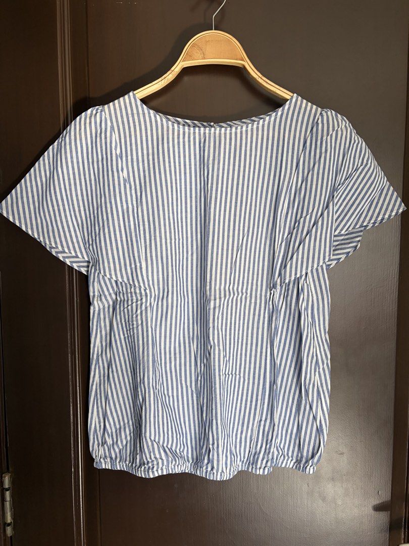 Bossini blue stripe blouse (Category: Blouses) located in Manila. Submitted by urbanwear (Listing ID 1466918429, Image 1). Description: .