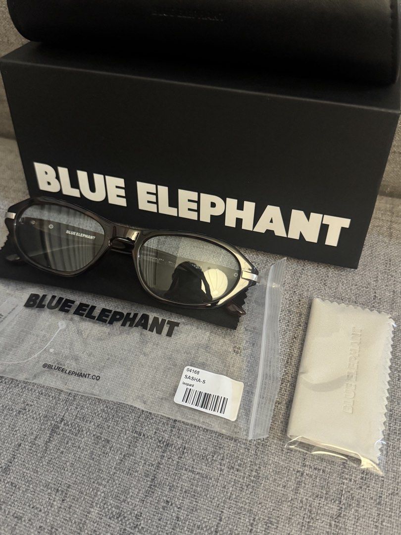 Boue Elephant Shasha Glasses (Category: Sunglasses & Eyewear) located in Manila. Submitted by namiskyumi (Listing ID 1466904426, Image 3). Description: - Brandnew - Never worn RFS: Doesn’t fit my face shape .