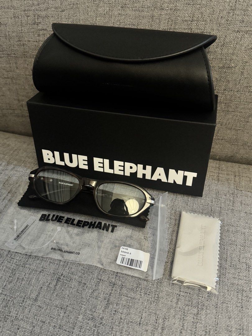 Boue Elephant Shasha Glasses (Category: Sunglasses & Eyewear) located in Manila. Submitted by namiskyumi (Listing ID 1466904426, Image 2). Description: - Brandnew - Never worn RFS: Doesn’t fit my face shape .