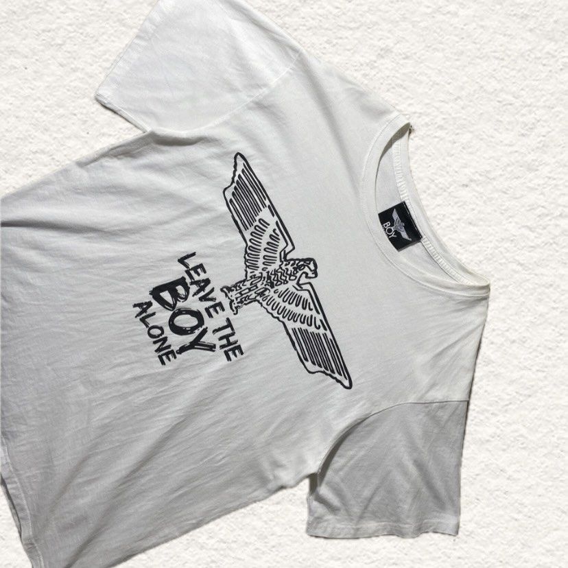 Boy London White Graphic Shirt (Category: Tshirts & Polo Shirts ) located in Nasipit. Submitted by yopey (Listing ID 1466791230, Image 2). Description: Boy London White Graphic Shirt Size: L Dimes: 21.5x28 Condition: Good Price: 200.