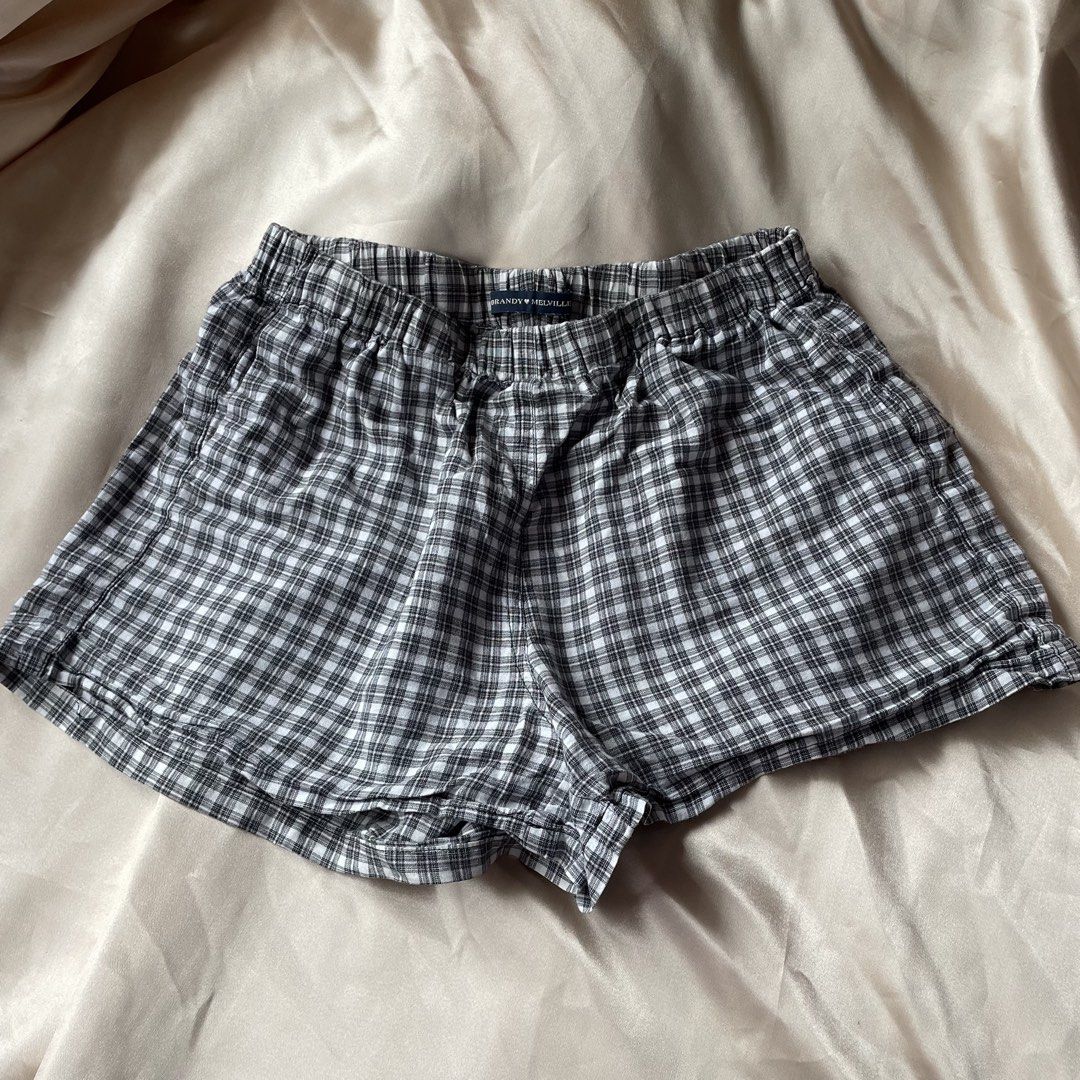 BRANDY MELVILLE Shorts (Category: Shorts) located in Baguio. Submitted by babycece (Listing ID 1466918878, Image 1). Description: .