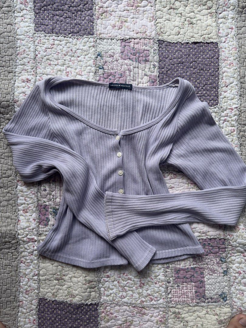 brandy melville top (Category: Longsleeves) located in Davao. Submitted by lilyofthevall3y (Listing ID 1466824290, Image 2). Description: .