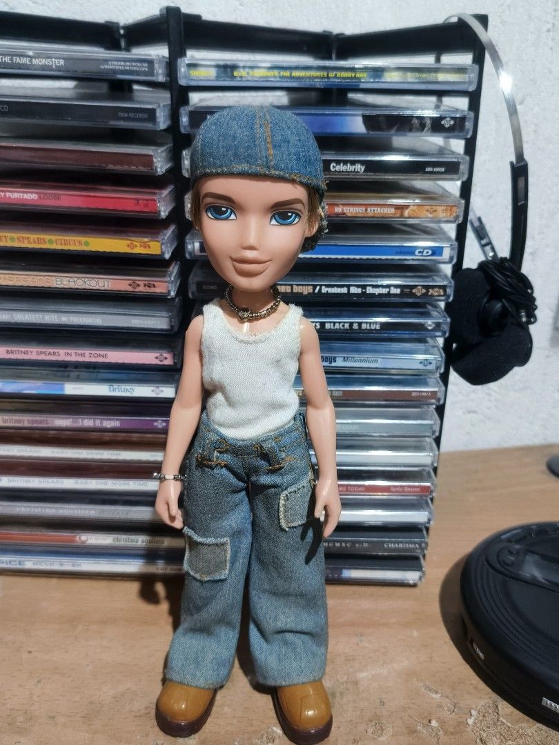 Bratz Boyz cameron doll 2002 (Category: Kids Toys) located in Bacolod City. Submitted by room_reset_finds (Listing ID 1466909872, Image 2). Description: Bratz Boyz | Cameron ‎• Condition: Preloved – may have minor signs of use, light scuffs, scratches, or small imperfections, but overall still in good condition. ‎• No major damage or missing parts unless stated in the description ‎• Please expect some minor signs of aging, as these dolls have bee