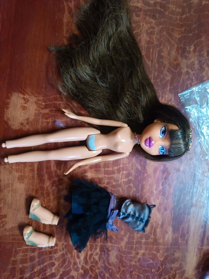Bratz: Princess Yamin (Category: Kids Toys) located in Batangas. Submitted by pj_02 (Listing ID 1466801592, Image 3). Description: Flaws - may cut hair around 2-3 plugs of hair but not very noticeable - slight rubbed lips Payment via Gcash or bank transfer. sf must be paid by the buyer.