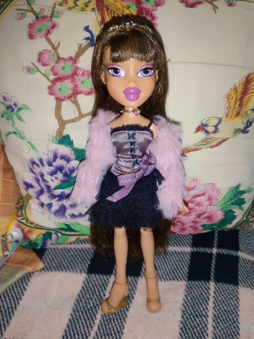 Bratz: Princess Yamin (Category: Kids Toys) located in Batangas. Submitted by pj_02 (Listing ID 1466801592, Image 1). Description: Flaws - may cut hair around 2-3 plugs of hair but not very noticeable - slight rubbed lips Payment via Gcash or bank transfer. sf must be paid by the buyer.