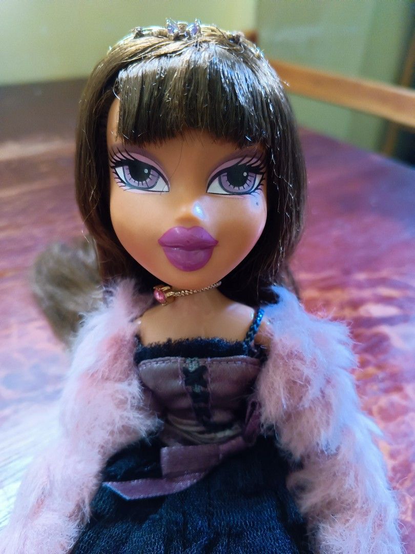 Bratz: Princess Yamin (Category: Kids Toys) located in Batangas. Submitted by pj_02 (Listing ID 1466801592, Image 2). Description: Flaws - may cut hair around 2-3 plugs of hair but not very noticeable - slight rubbed lips Payment via Gcash or bank transfer. sf must be paid by the buyer.