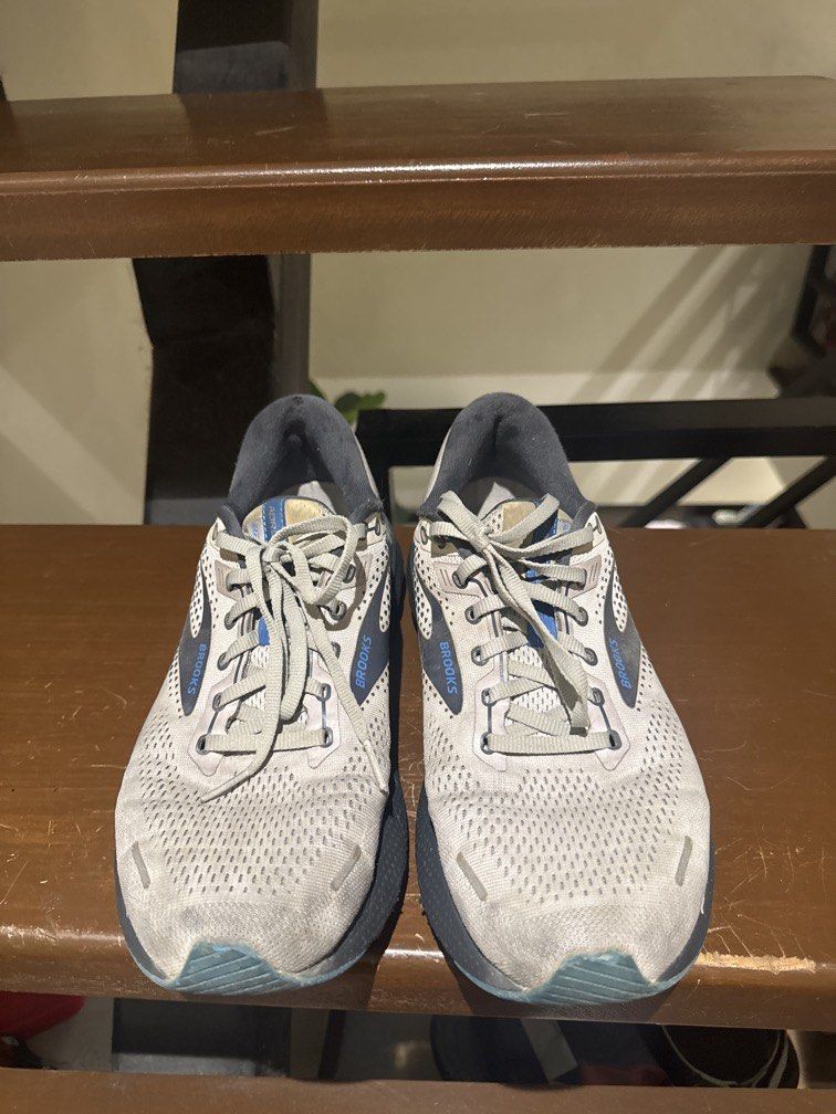 Brooks Adrenaline GTS 22 US11 (Category: Activewear) located in Pasig City. Submitted by oldwardrobefinds (Listing ID 1466925262, Image 2). Description: BROOKS ADRENALINE GTS 22 USED CONDITION. Manage your expectations Compatible for flat footed individuals Feel free to offer! Selling some other pairs too .