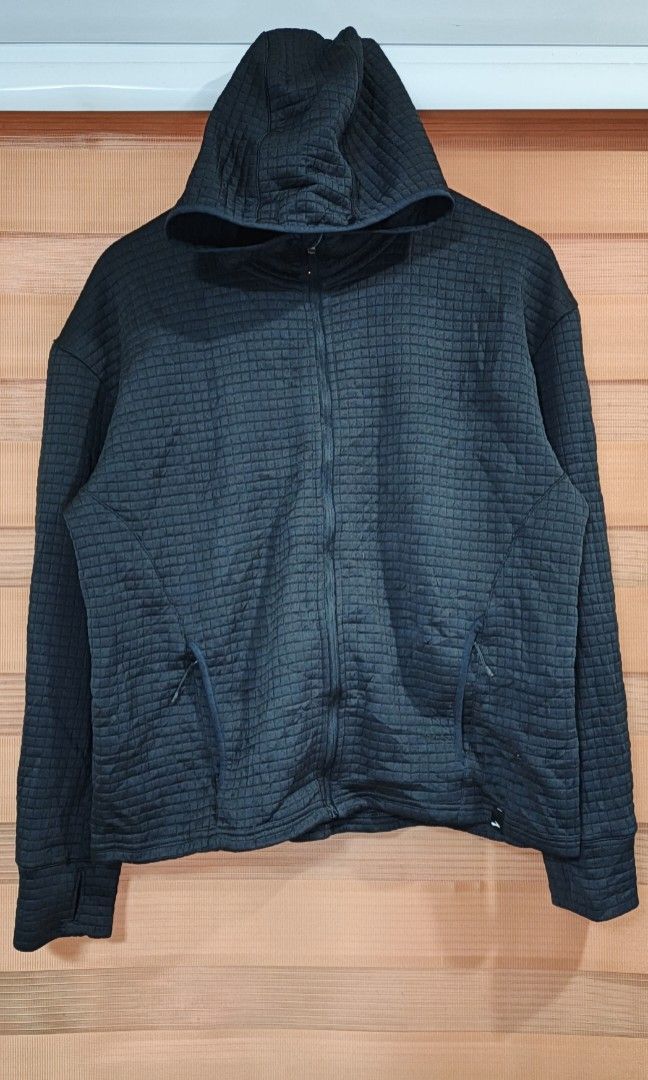 Brooks Running Activate Midweight Hoodie (Category: Activewear) located in Cabuyao City. Submitted by dthrifts (Listing ID 1466937270, Image 1). Description: 22 W 24.5 L Authentic Brand New Condition.