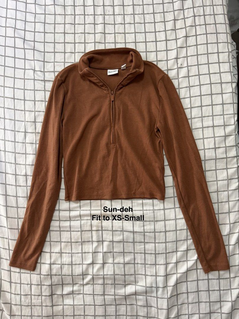 Brown half-zip crop top (Category: Longsleeves) located in Manila. Submitted by pinkyswearshop2.0 (Listing ID 1466840774, Image 1). Description: .