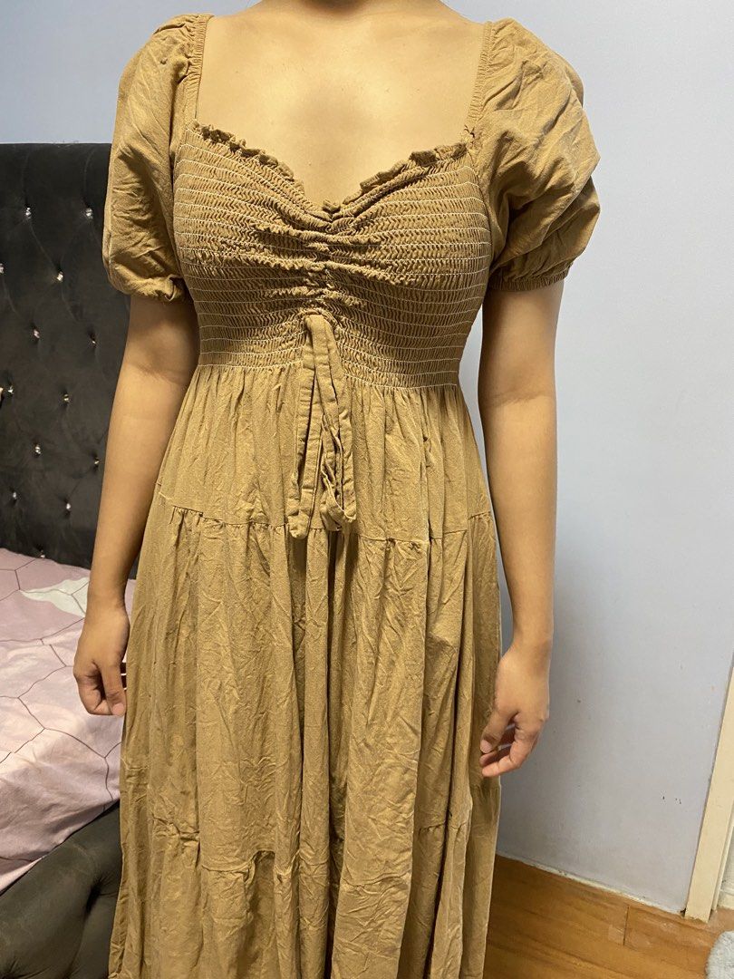 Brown Long Dress (Category: Dresses) located in Manila. Submitted by geljeon_07 (Listing ID 1466787606, Image 1). Description: .
