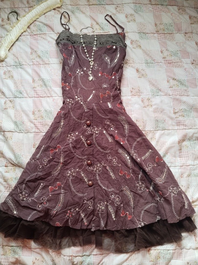 Brown sequined Dress with back tie (Category: Dresses) located in Cebu City. Submitted by thrift_with_anjel (Listing ID 1466885138, Image 1). Description: ❀.ೃ࿔Brown sequined Dress with back tie❀.ೃ࿔* 🌹Brand: Shining 🌸Bust: 28-34 🌸Waist: 24-30 🌸Lenght: 35 🌷Mine: 300(AU).