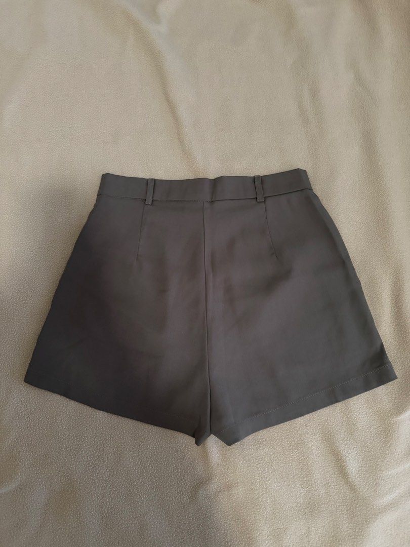 Brown Short Women (Category: Shorts) located in San Luis. Submitted by oshdeclutters (Listing ID 1466813501, Image 1). Description: .