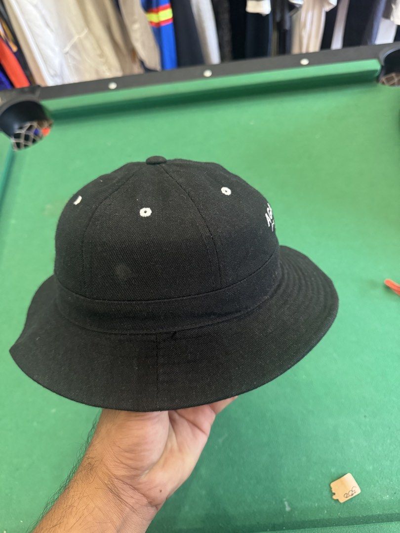 BUCKET HAT (Category: Caps & Hats) located in Cebu City. Submitted by moshthrift (Listing ID 1466849302, Image 2). Description: .