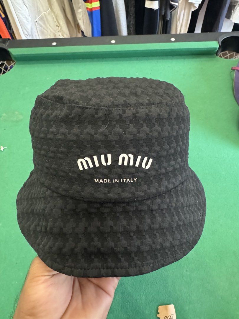 Bucket hat (Category: Caps & Hats) located in Cebu City. Submitted by moshthrift (Listing ID 1466849920, Image 1). Description: MADE IN ITALY.