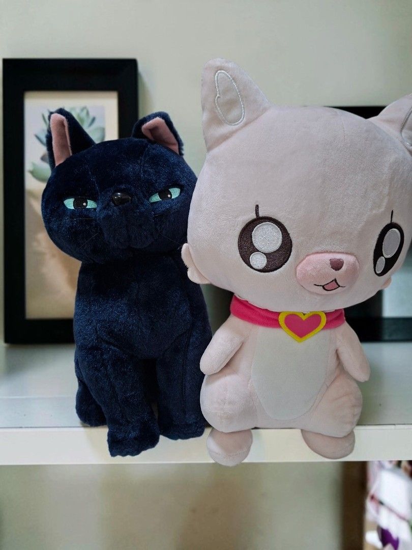 BUNDLE 1K OR 680 EACH CAT PLUSHYS (Category: Plushies & Soft Toys) located in Las Pinas. Submitted by annachiaonair2037 (Listing ID 1466802120, Image 2). Description: BUNDLE 1K OR 680 EACH *PINK= KOME-KOME GYUTTO DAKISHIME MECHA-DEKA PLUSH *DARK BLUE = TIB BIG PLUSH FROM MARY AND THE WITCH'S FLOWER FROM JAPAN #COLLECTIBLES #STUFF TOY #DISPLAY #JAPAN.