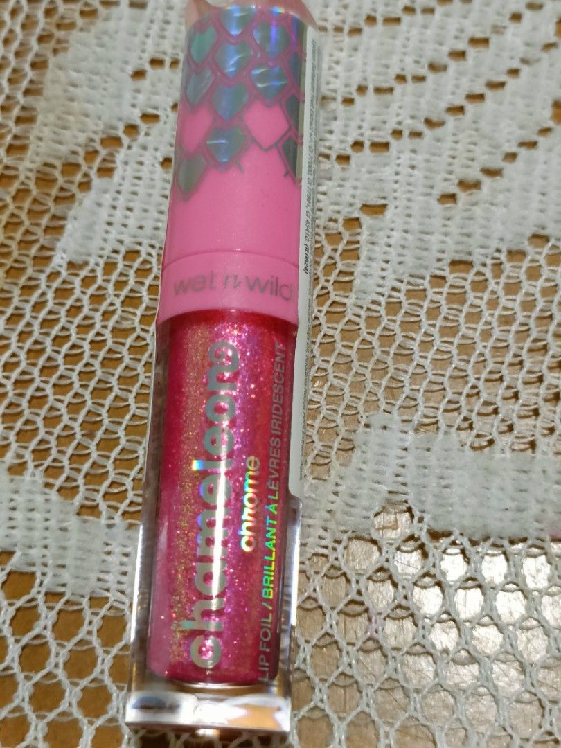 BUNDLE MAKEUP ITEMS (Category: Makeup) located in Dengkil. Submitted by gmanjit (Listing ID 1466860490, Image 3). Description: (sealed items) 👈🏽✅ 1. Wet n Wild Chameleon Chrome Eyeshadow Foil (Gravity Glitch) 2. Wet n Wild Chameleon Highlighter (Too Sirius) 3. Wet n Wild Chameleon Chrome Multichrome Eyeliner (Cosmic Seeker) 4. Wet n Wild Chameleon Chrome Multi-Chrome Eyeliner (planet Disco) 5. Chameleon Multi Chrome Lip Foil (Celestial Dance) 6