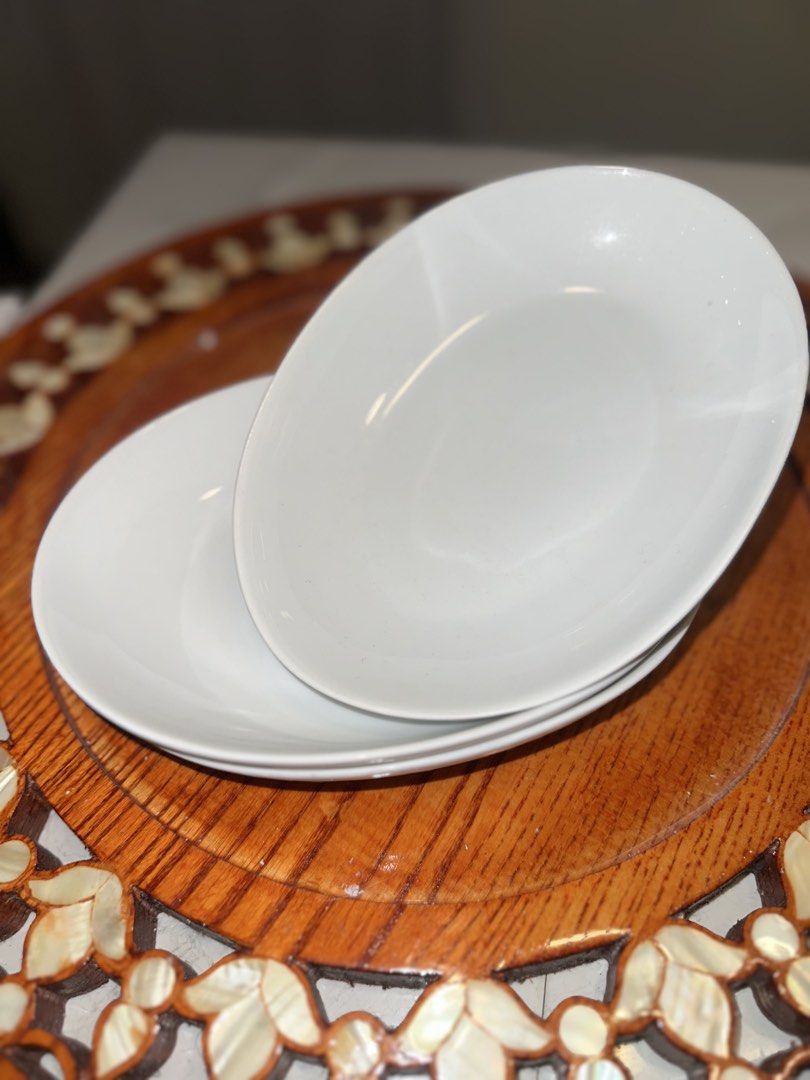 (Bundle) White Dinnerware Set Plates and Bowls (Category: Dinnerware & Cutlery) located in Manila. Submitted by tenshiii185 (Listing ID 1466915610, Image 2). Description: (Bundle) - Complete white ceramic dinnerware set - Includes flat round dinner plates, square small plates, and deep oval bowls - Clean and minimal solid white finish - Stackable design saves cabinet space - Neutral style easily matches any table setting.