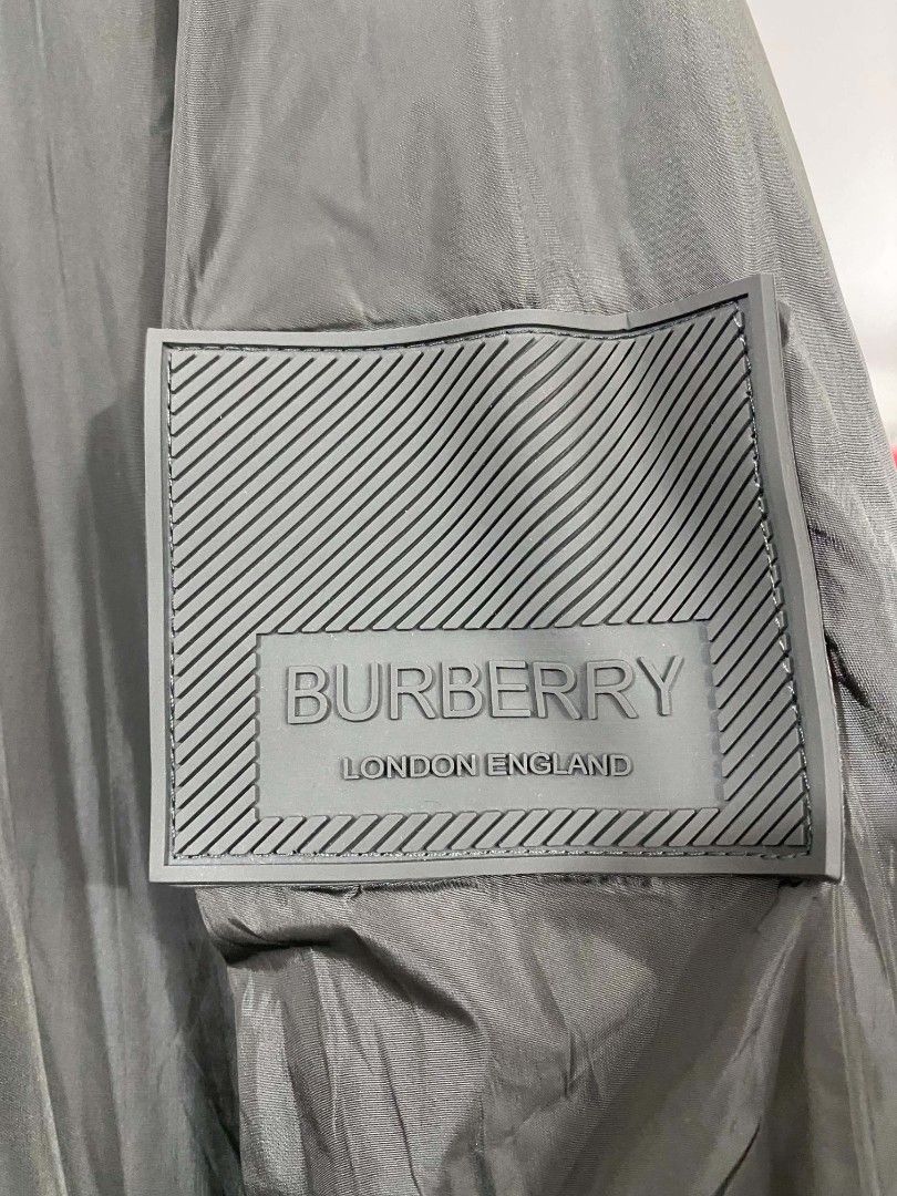 BURBERRY (Category: Hoodies) located in Cabuyao City. Submitted by jp-collection (Listing ID 1466924278, Image 3). Description: .