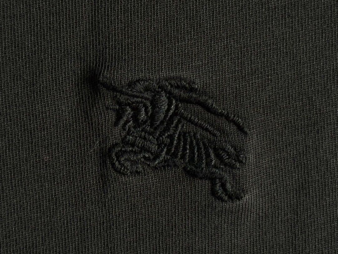 BURBERRY BRIT EMBROID CHEST LOGO TSHIRT (Category: Tshirts & Polo Shirts ) located in Baras. Submitted by jnc__apparel (Listing ID 1466899506, Image 3). Description: 🏷️ BURBERRY BRIT EMBROID CHEST LOGO TSHIRT 📌 Dimes: 27L x 20W 📌 Size: Large on tag 📌 Condition: Good 📌 Color rate: 8/10 📌 Issue: None ✅ Washed and ready to wear.