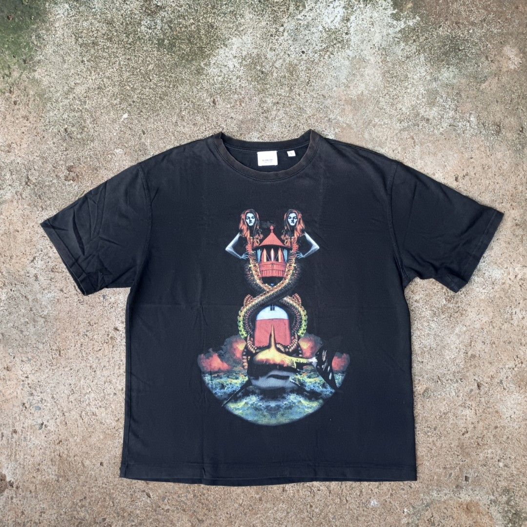 Burberry Mermaid Shirt (OFF) (Category: Tshirts & Polo Shirts ) located in Laguindingan. Submitted by lootsbyberle (Listing ID 1466955133, Image 1). Description: 23x26 XL on Tag Has discoloration on the neck line, loose design on the back script Good for PSG 🔥 MOP: GCASH NO COD, NO FREE SHIP POLICY! .