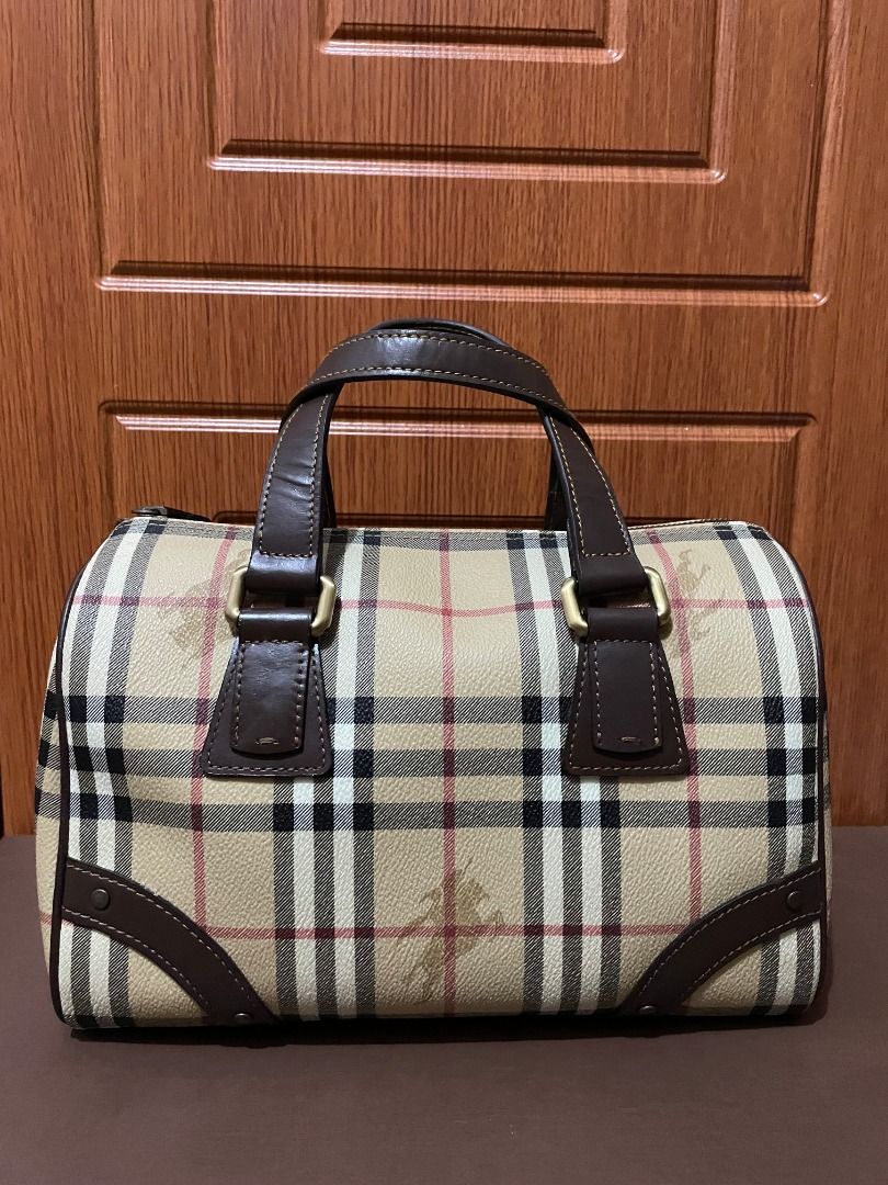 Burberry Vintage Boston Bag (Category: Luxury Bags & Wallets) located in Quezon City. Submitted by beckyshop2024 (Listing ID 1466939898, Image 3). Description: - Preloved, what you see is what you get - Original from Japan.