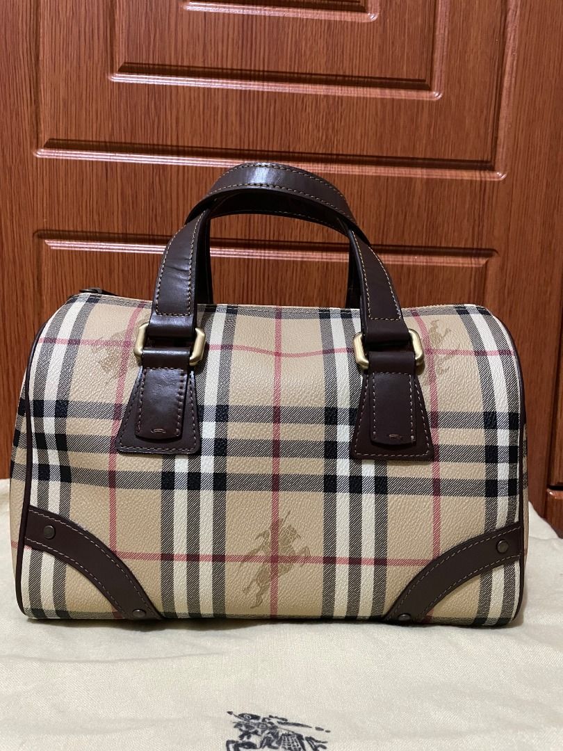 Burberry Vintage Boston Bag (Category: Luxury Bags & Wallets) located in Quezon City. Submitted by beckyshop2024 (Listing ID 1466939898, Image 2). Description: - Preloved, what you see is what you get - Original from Japan.
