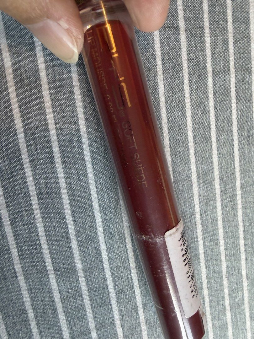 BYS Soft Suede Lip Mousse in Rosewood (Category: Makeup) located in Quezon City. Submitted by mmiyah27 (Listing ID 1466793882, Image 1). Description: - Brand: BYS Soft Suede Lip Mousse - Shade: 05 Rosewood (great for daily wear) - Size: 0.09 fl oz / 2.5ml - Condition: Brand new, never opened or used, still wrapped in plastic - Authenticity: Original Watsons price tag attached - Formula: Creamy texture, rich color payoff, matte finish.