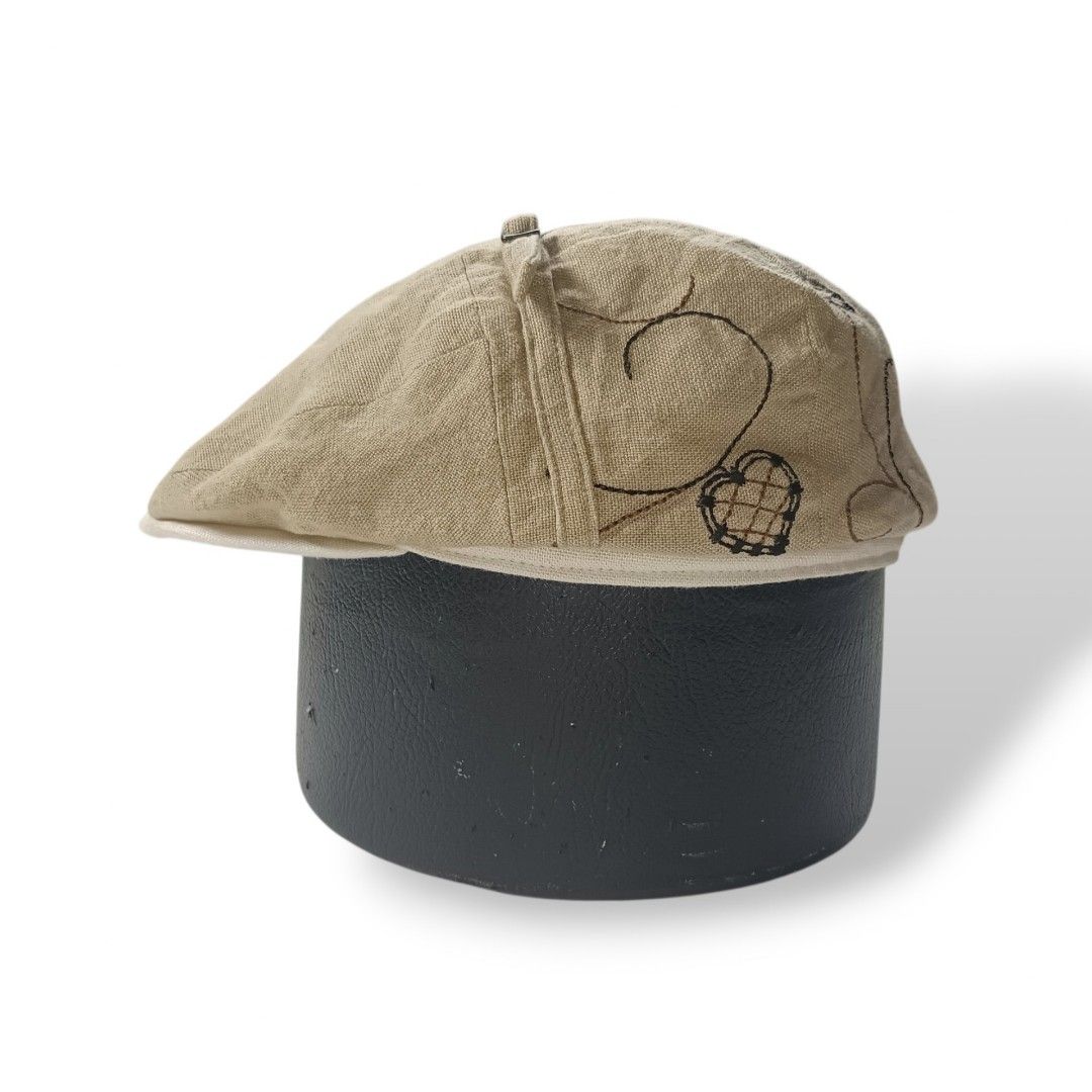 Ca4la Berret Hat (Category: Luxury Apparel) located in Davao. Submitted by jecks9 (Listing ID 1466833998, Image 1). Description: adult size fit M-L garterized like new condition 10/10 colorate see photos for details still presentable to wear MAKE OFFER 📌.