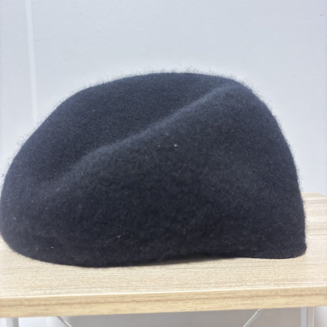CA4LA Big Basque Beret Wool (Category: Caps & Hats) located in Baguio. Submitted by jimbles_28 (Listing ID 1466914975, Image 1). Description: Free size Made in japan .