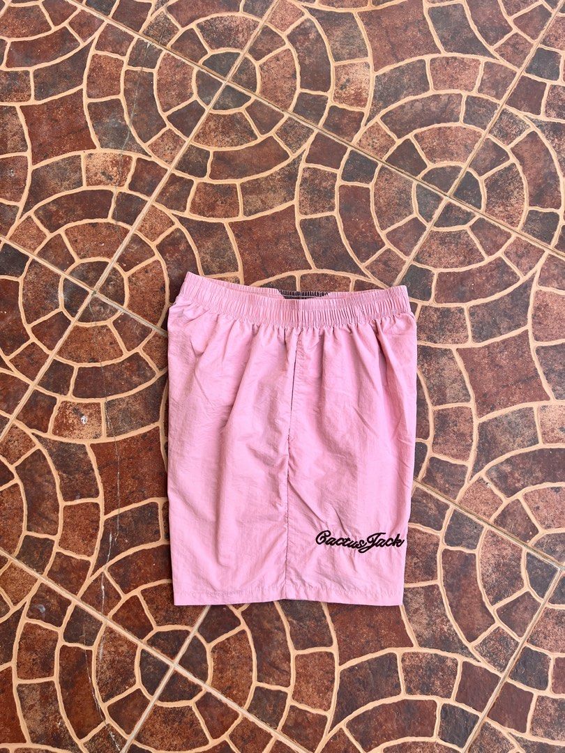 Cactus Jack (Category: Shorts) located in Batangas. Submitted by engr_thrift (Listing ID 1466962375, Image 3). Description: 📐Dimensions (inches) Waistline : 30-34 Length : 17 Leg hole : 13.5 Issue : none.