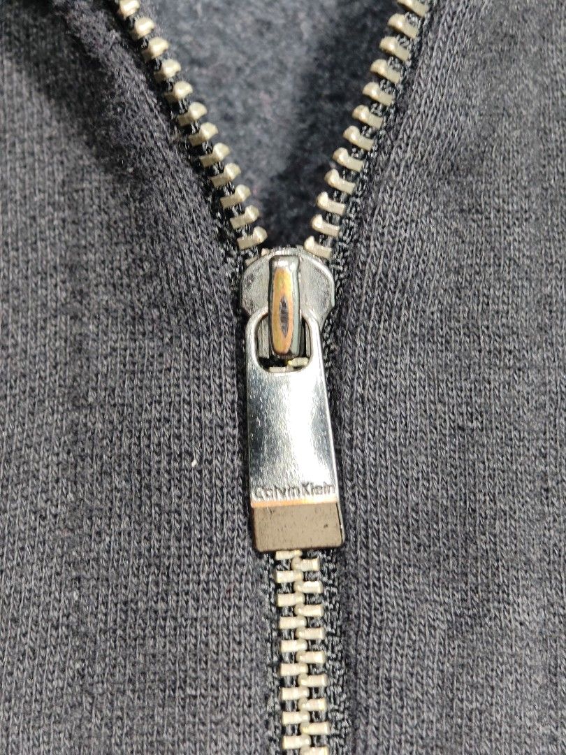 CALVIN KLEIN QUARTERZIP (Category: Coats, Jackets and Outerwear) located in Tumauini. Submitted by znernatpiece (Listing ID 1466915763, Image 3). Description: CALVIN KLEIN QUARTERZIP EXCELLENT CONDITION NO ISSUE ACTUAL DIMENSIONS ON PICTURES +SF.