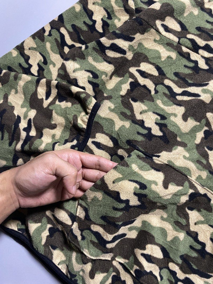 Camouflage Quarter Zip (Category: Coats, Jackets and Outerwear) located in Pasay City. Submitted by thrift.wards (Listing ID 1466925406, Image 2). Description: size large to extra large width: 27 length: 26 issue: (see last pic).