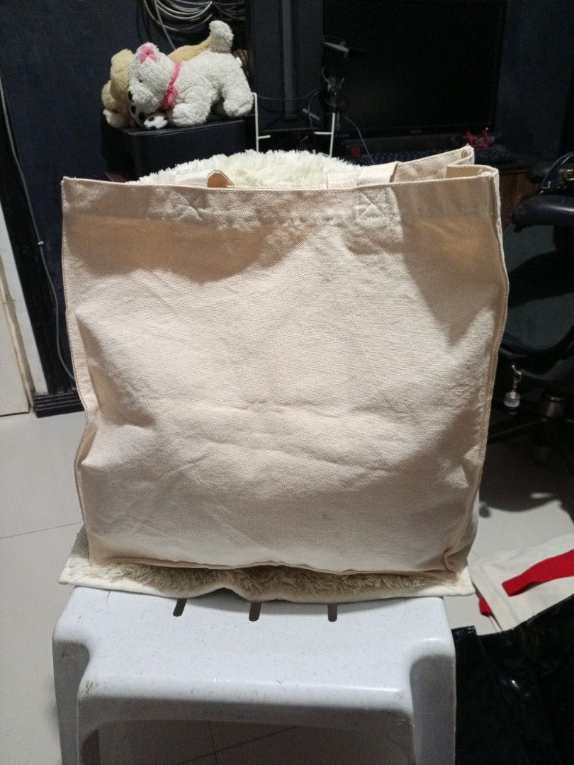 Canvass/ Maong Large Tote Bag (Category: Tote Bags) located in Davao. Submitted by hermiepiam75360 (Listing ID 1466928105, Image 2). Description: .