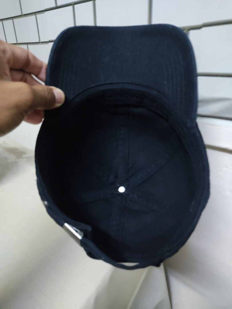 Cap GAP (Category: Cap & Hats) located in Melaka Tengah. Submitted by ek_thriftstore90 (Listing ID 1466966501, Image 3). Description: (FAST PAYMENT ONLY) Original Select Item Bundle.. Topi sudah siap basuh,reshape.. Warna: Hitam.. Saiz: Dewasa..(free size) Kondisi: 9/10.. Tsg kena kerat.. Boleh rujuk pada gambar.. (HARGA TIDAK TERMASUK POS) Cas postage SM RM8/ S/S RM15 (Dalam kotak) Defod cas kotak RM2.. Berminat boleh wsap.. (No whatsp 017250584