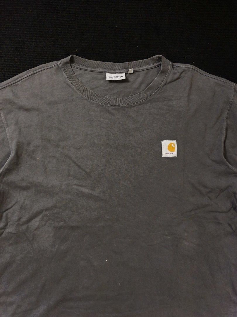Carhartt Plain Tee (Category: Tshirts & Polo Shirts ) located in San Fernando. Submitted by gaboo_asncn (Listing ID 1466946546, Image 3). Description: - Carhartt Plain Tee - Size: Large on tag (W25/L29.5) - Condition: Excellent - Color Rate: 9/10 - No issue.