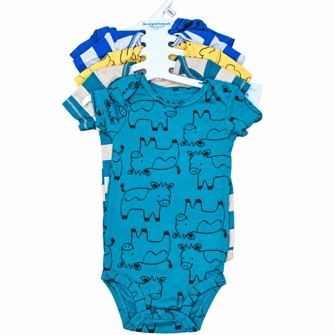 Carters Baby Clothes Onesies (5 pcs) (Category: Babies & Kids Fashion) located in Quezon City. Submitted by buybyestuffmnl (Listing ID 1466787026, Image 1). Description: bought in US.