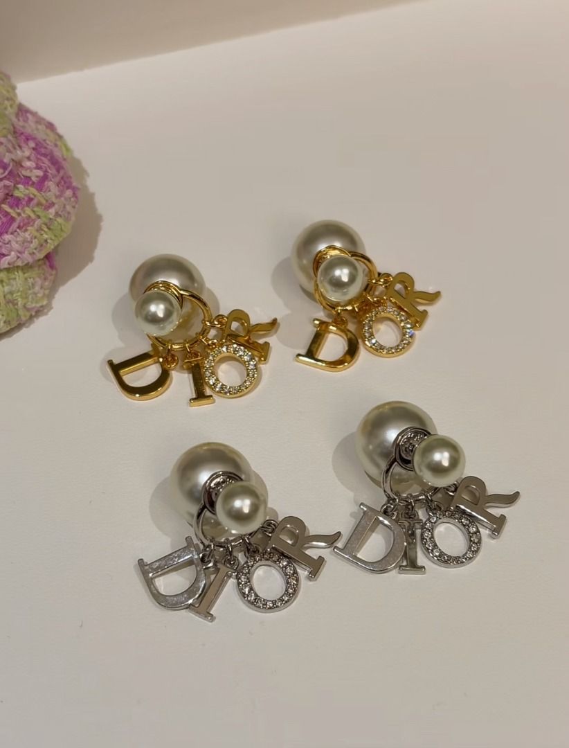 cd innitials earrings pearl (Category: Earrings) located in Quezon City. Submitted by japanandsingaporeluxepreloved (Listing ID 1466839477, Image 1). Description: .