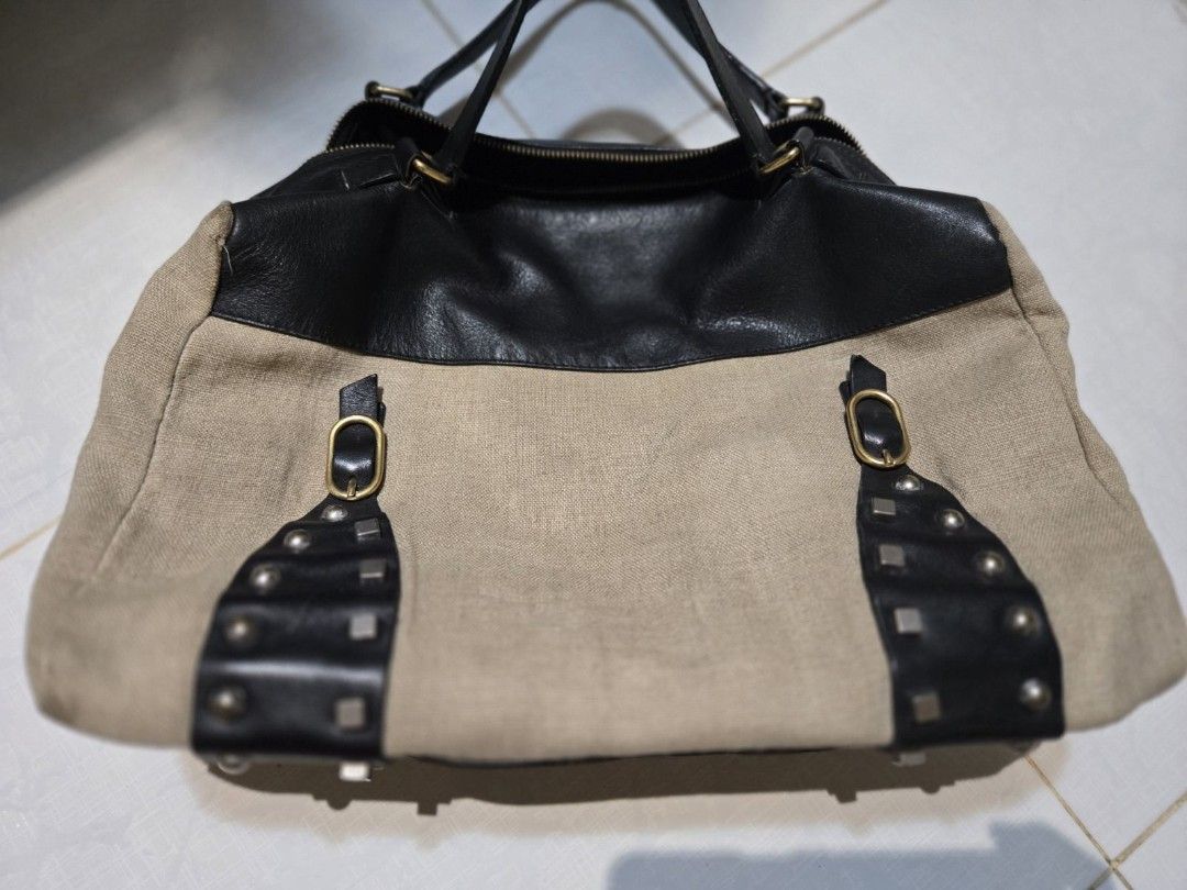 Celine Bag (Category: Cross-body Bags) located in Manila. Submitted by silentphoenix.799537 (Listing ID 1466817414, Image 3). Description: .