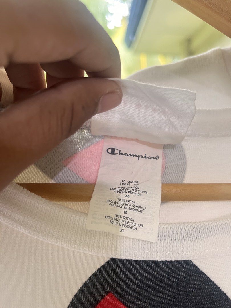 Champion AOP (Category: Activewear) located in Tabogon. Submitted by offtherack.1 (Listing ID 1466871020, Image 3). Description: CHAMPION 2xl dimes: 24x31 no issue .