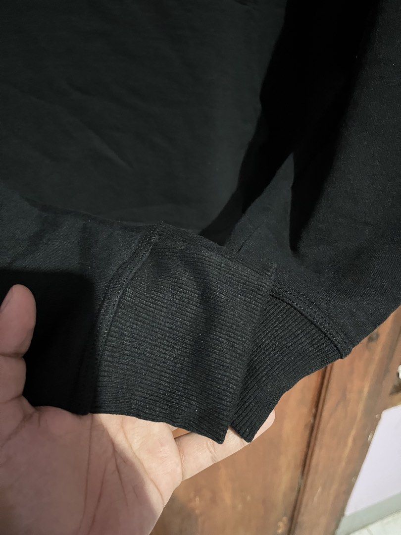 Champion Hoodie Jacket (Category: Hoodies) located in Tumauini. Submitted by jomerthrift (Listing ID 1466933466, Image 3). Description: Dimes: 24x27 Color rate: 10/10 Asnew No issue No crack No pinholes.