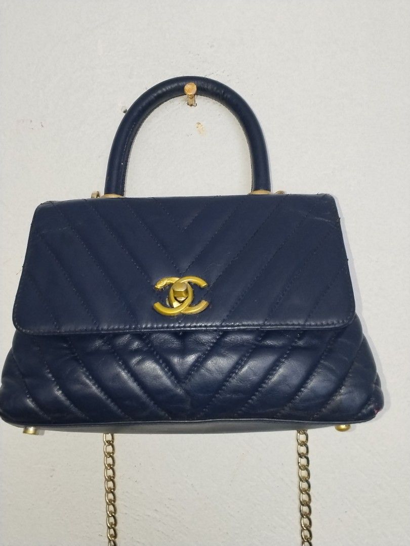 Chanel 2way (Category: Luxury Bags & Wallets) located in Cavite. Submitted by bagssection04 (Listing ID 1466825433, Image 1). Description: Dark blue Chanel small size quilted type.
