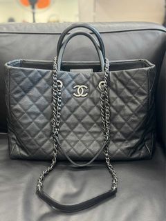 (Category: ) located in . Submitted by parischanelcollection (Listing ID 1466798555, Image 1). Description: .